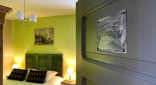 Люкс LES ÉCRINS - B&B with jacuzzi
