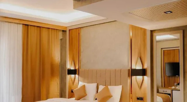 Номер Comfort c 1 комнатой с балконом Mir Emir Hotel
