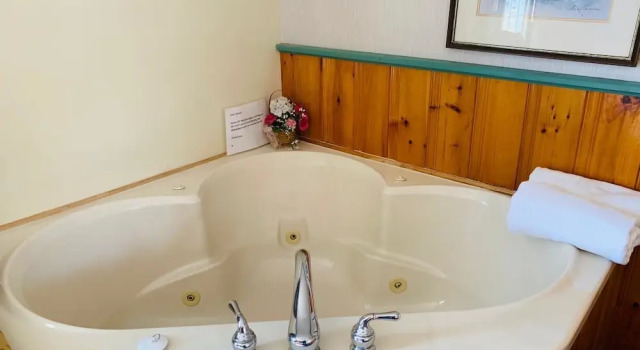 Номер Deluxe Algonquin Lakeside Inn