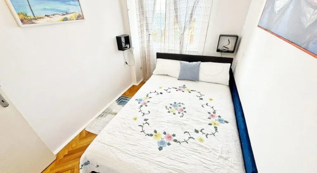 Charming Apartment With Terrace and Old Town View