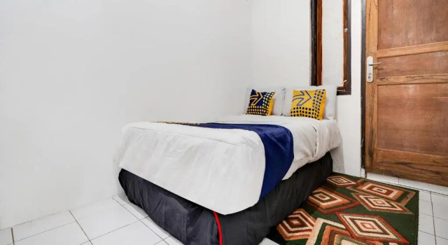 Economy Zimmer SPOT ON 91775 Pondok 14 Syariah