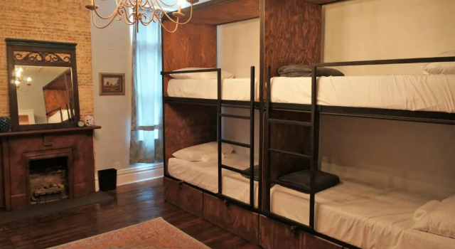 Кровать в общем номере HOSTEL Auberge Clarksdale