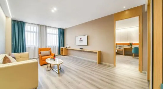 Люкс Luxury Zhuji Boya Hotel (Honghui Fortune Building Dianchi Middle School)