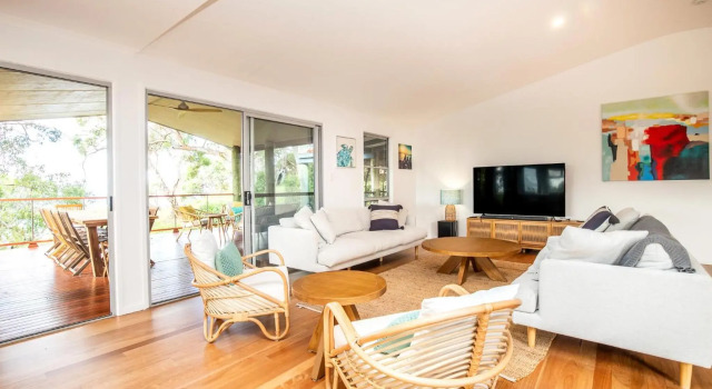Surf Gums + Sleeps 8 + Pet Friendly + Ocean Views