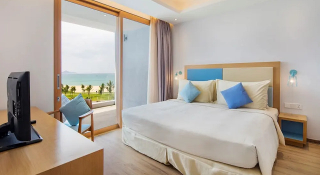 Семейный люкс с 2 комнатами с балконом и с видом на море FLC Luxury Resort Quy Nhon