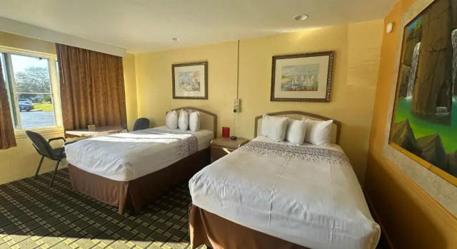 Четырёхместный номер Standard Super Inn By Oyo Daytona Beach Near Airport