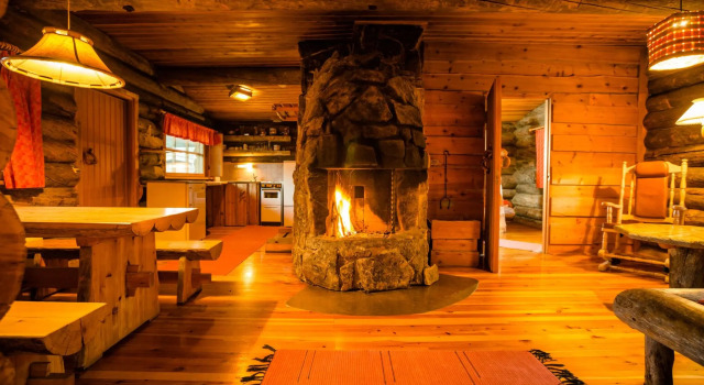 Шале Large Kakslauttanen Arctic Resort - Igloos and Chalets