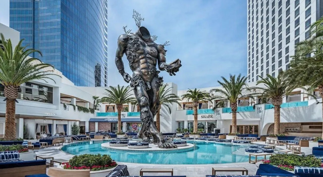 Luxury 1BR Palms Strip View + Balcony Access 37322, Buchen Sie Aparthotel Hotels in Paradise. mit Parkplatz, Parkplätze