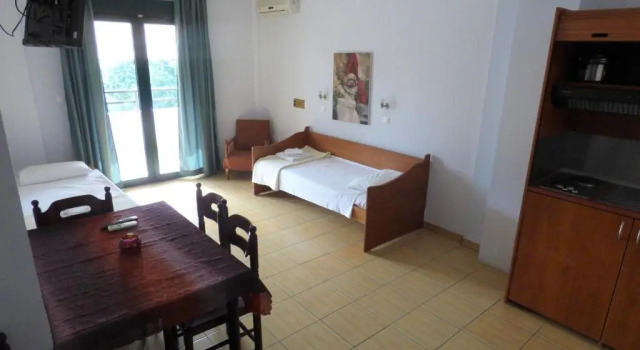 Апартаменты Dolphins Apartments & Rooms