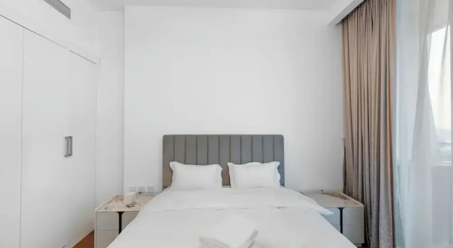 Chic 1BR Canal View at Waves Tower