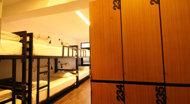 Кровать в общем номере (женский номер) STrips the Poshtel - Hostel