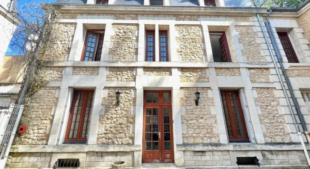 Le Carnot, à 50m de la gare de Poitiers !, Rezervasyon Otel Poitiers 