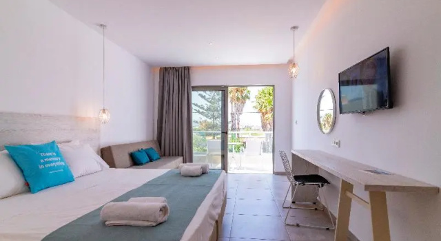 Двухместный номер Standard с балконом и с видом на море Lambi Resort