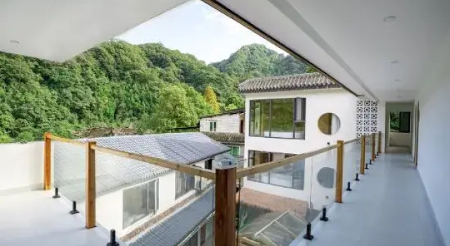 Qishanye. Qiyun Guisi Tang Projection Holiday Homestay, Prenota Hotel Hotel a Sichuan con parcheggio, Parcheggio