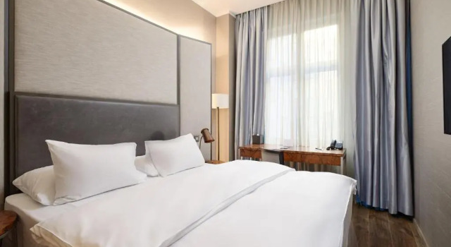 Petite Double room The Emblem Hotel