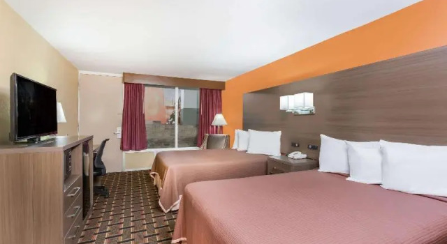 Номер Standard Howard Johnson by Wyndham Conway