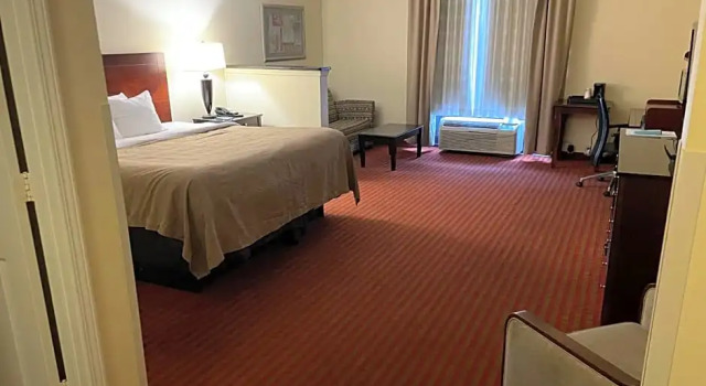 Люкс Quality Inn & Suites Somerset Downtown