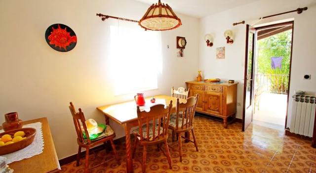 House Uzejra