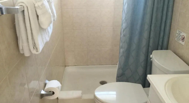 Студия Breakaway Inn Guest House