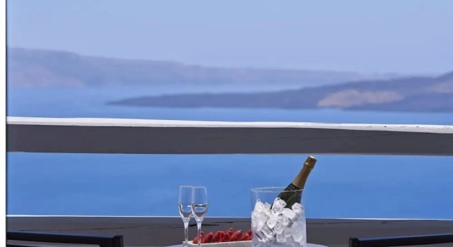 Люкс с видом на горы Mr and Mrs White Oia - Santorini