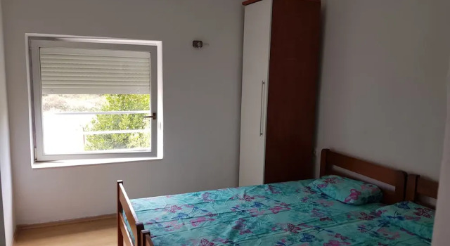 Holiday house Daniela Šibenik, Забронировать Отель Отели Vrulje с бассейном, Бассейн