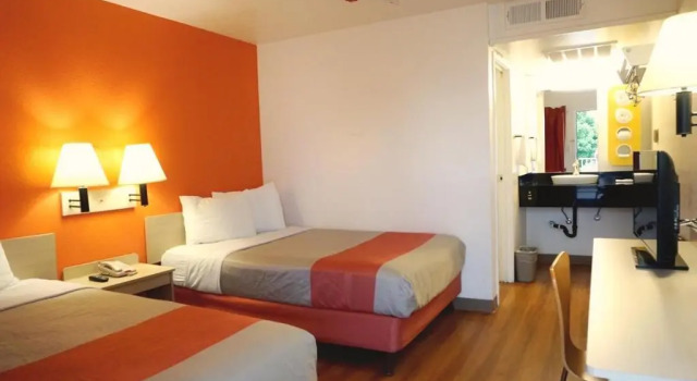 Четырёхместный номер Standard Motel 6-Flagstaff, AZ - Butler