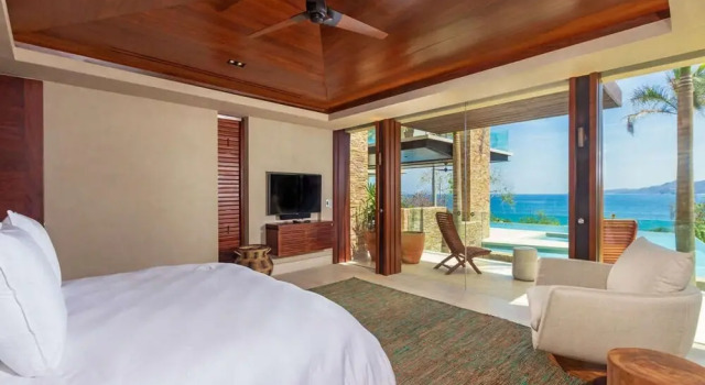 Sunny Vacation Villa 12