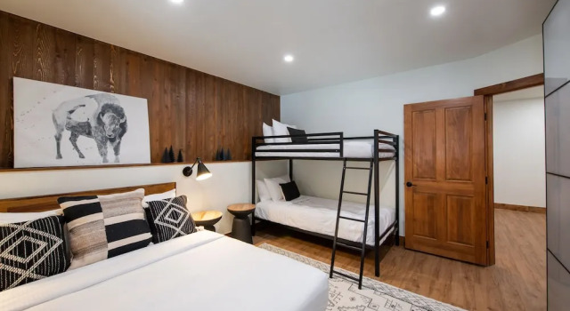 First Floor Condo Easy Access to Ski Adventure - Zephyr Mountain Lodge Premium-Rated 2100, Забронировать Отель Отели Винтер Парка 3 звезды, рядом с Зимний парк Amaze'n Maze, 3*
