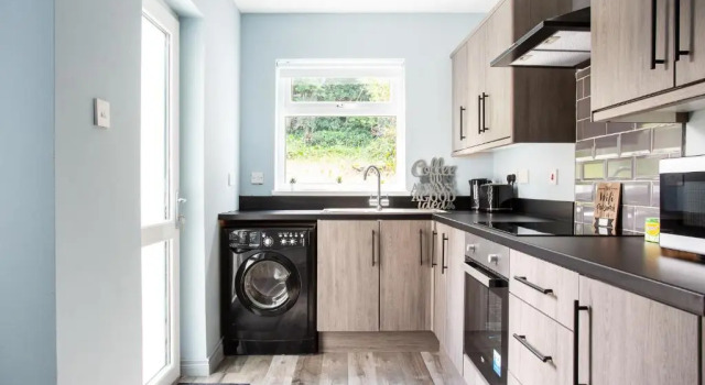 Коттедж Fully refurbished North Belfast Home 3