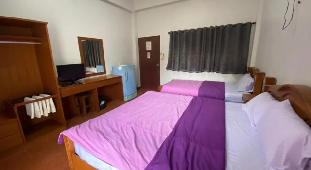 Трёхместный номер Standard Jitrawadee Hotel