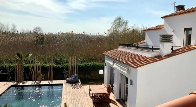 Вилла с 3 комнатами Villas Empúries, Garden & Private Pool