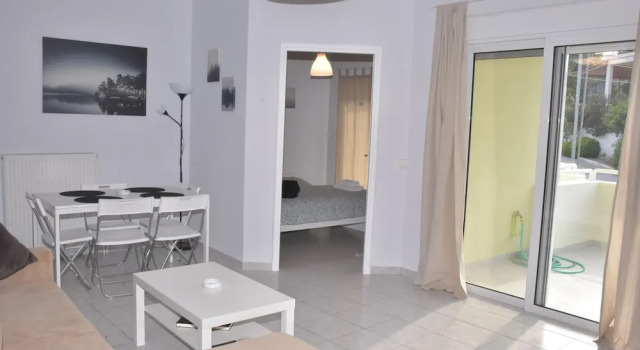 Double M near Athens Airport, Забронировать Гостевой дом Маркопулон Месойеас 