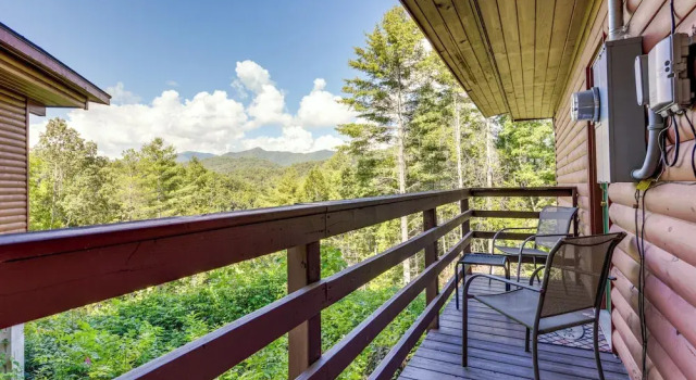 Коттедж Bryson City Cabin in Smoky Mtn with Resort Amenities