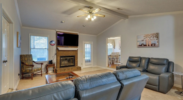 Коттедж Lovely Decatur Home w/ Yard ~ 6 Mi to Town!