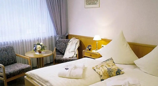 Land- und Kurhotel Tommes, Забронировать Отель Шмалленберг Северный Рейн-Вестфалия