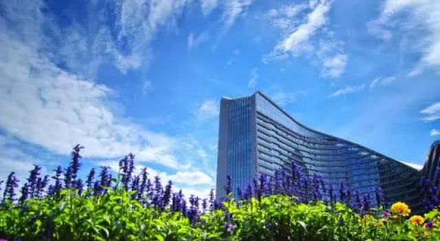 Lavender Garden, Howard Johnson International Hotel Kunming Flower City, Rezerwuj Hotel Hotele w Kunming z parkingiem, Parking