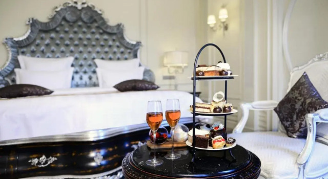 Люкс Royal Ambassadori Tbilisi Hotel