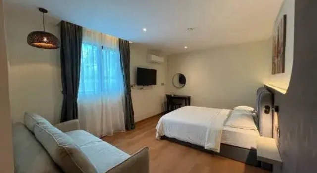 Luksusowy dwuosobowy junior suite The Borneo Hotel