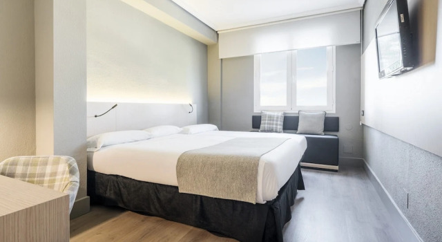 Трёхместный номер Premium Hotel Ilunion Las Lomas