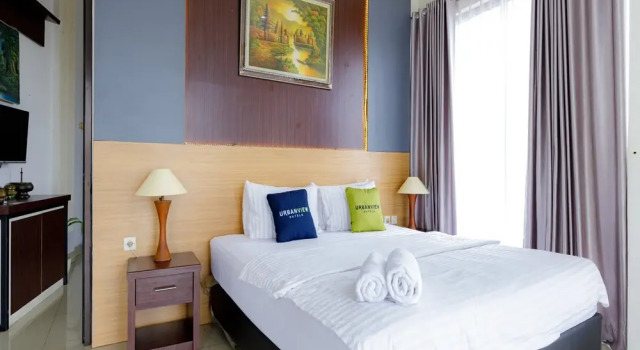 Двухместный люкс Urbanview SRB near Mall Ciputra Cibubur by RedDoorz
