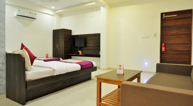 Hotel Nayan Palace