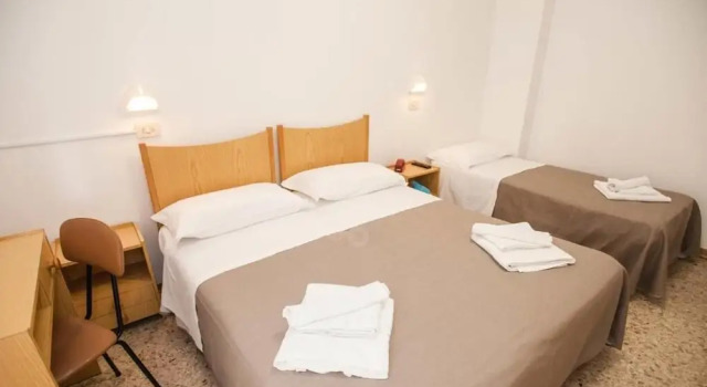 Трёхместный номер Standard с балконом Hotel Massimo