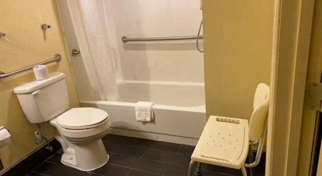 Номер Standard Motel 6 Tallahassee, FL North Monroe