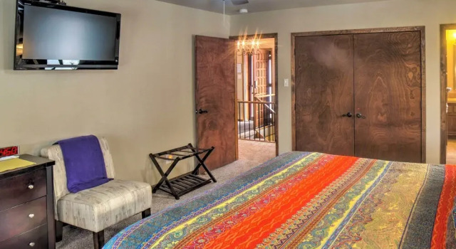 Коттедж Expansive Angel Fire Home w/ Indoor Hot Tub!
