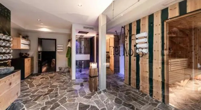 Viel Nois Guest House, Забронировать Отель «постель и завтрак» Фунес Valle Isarco