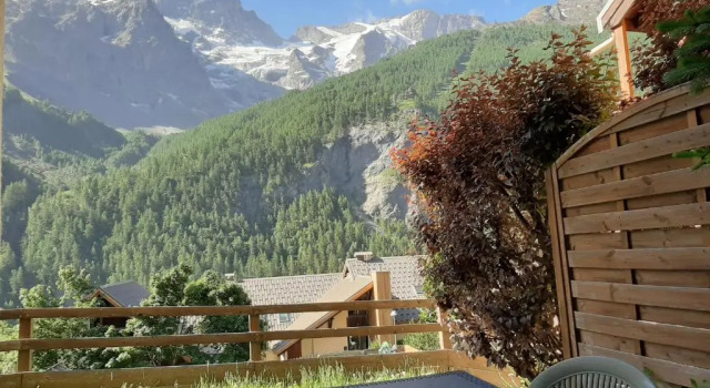 Шале Mountain Lodge in Alps-chez Philippe, Panoramic-Village, Renting, view over Glaciers