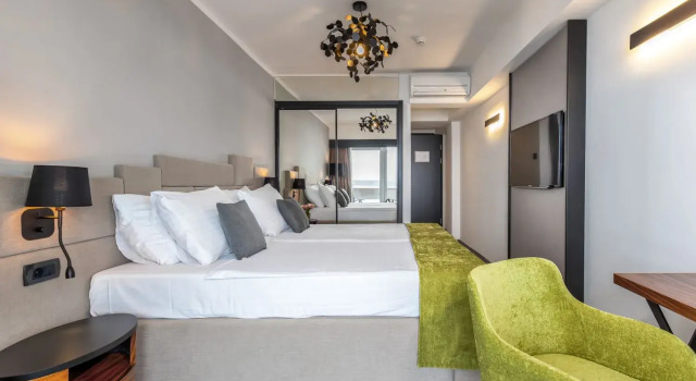 Двухместный номер Premium с балконом и с видом на море Paviljoni Omorika