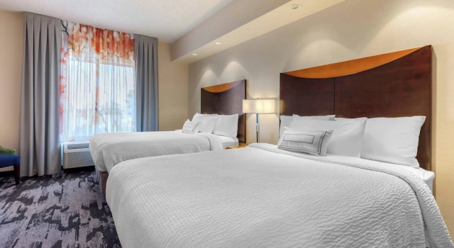 Полулюкс Fairfield Inn & Suites by Marriott Rockford
