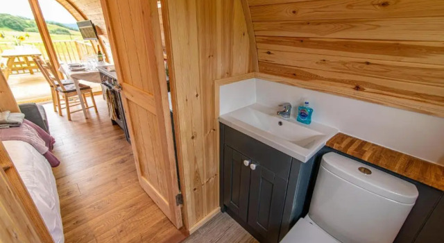 Beinn A Ghlo Luxury Glamping Pod with Hot Tub & Pet Friendly at Pitilie Pods, Boek Camping Campings & glamping in Scotland, Camping