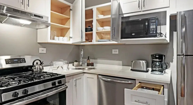 Cozy Modern 1BR Apt in Boystown